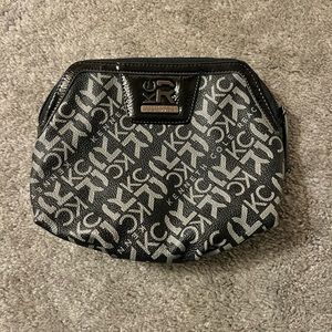 NWOT - Kenneth Cole Reaction makeup pouch